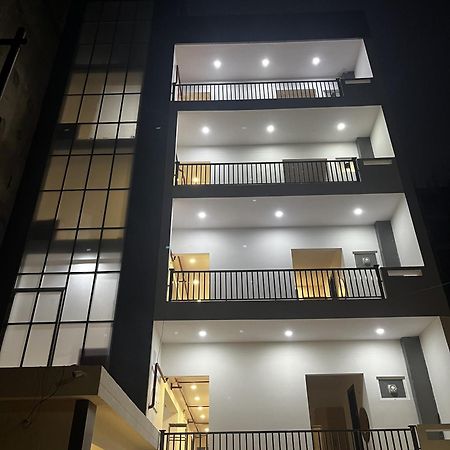 Roomquet Comfort Inn Allāhābād Junction Exterior foto